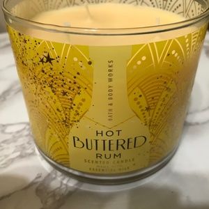 Bath & Body Works Candle - Hot Buttered Rum